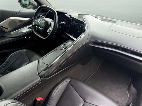 Used 2021 Chevrolet Corvette Stingray Preferred Cpe w/ 2LT image 3