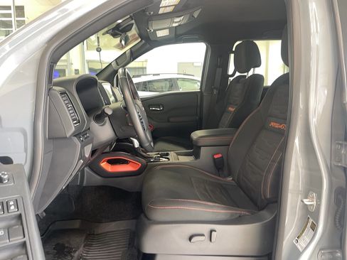 Used 2023 Nissan Frontier PRO-4X w/ Technology Package image 31