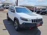 Used 2019 Jeep Cherokee Trailhawk image 2