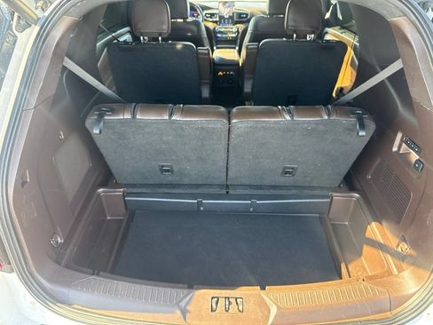 Used 2021 Ford Explorer King Ranch w/ Premium Technology Package RWD image 15