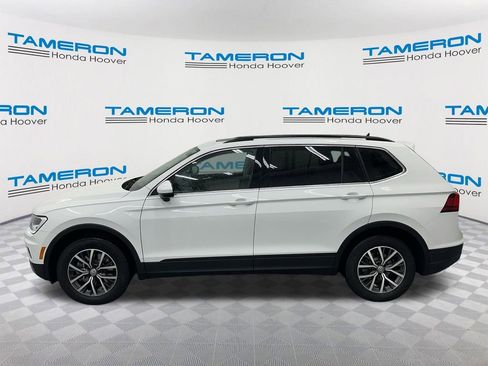 Used 2019 Volkswagen Tiguan SE w/ Panoramic Sunroof Package FWD image 2