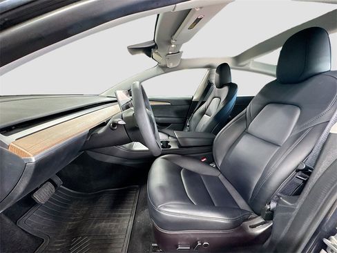 Used 2023 Tesla Model 3 Standard Range image 13