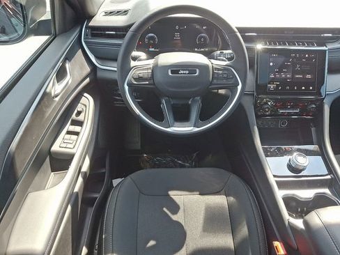 New 2025 Jeep Grand Cherokee L Laredo w/ Luxury Tech Group I image 8