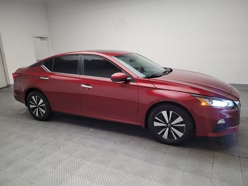 Used 2021 Nissan Altima 2.5 SV w/ SV Premium Package AWD/4WD image 11