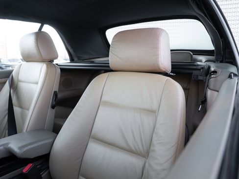 Used 1999 BMW 328i Convertible image 16