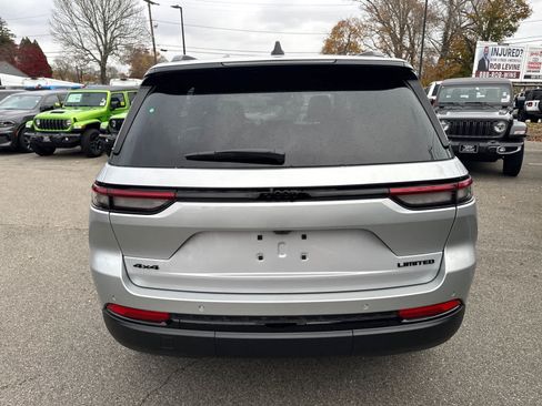 New 2025 Jeep Grand Cherokee Limited w/ Black Appearance Package AWD/4WD image 5