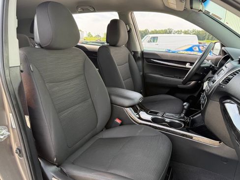 Used 2015 Kia Sorento LX FWD image 25