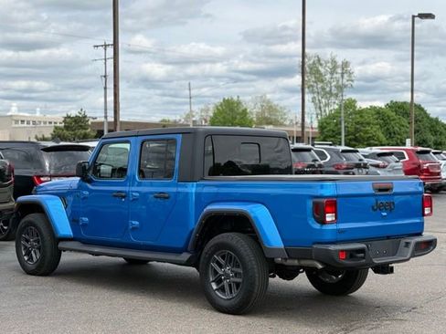Used 2022 Jeep Gladiator Sport AWD/4WD image 36