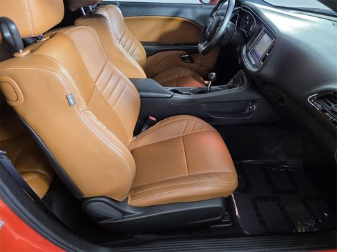 Used 2016 Dodge Challenger SRT Hellcat image 32