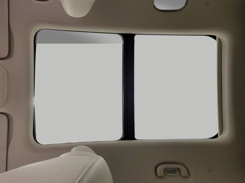 Used 2023 Buick Envision Avenir AWD/4WD image 26