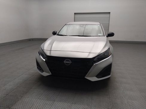 Used 2025 Nissan Altima 2.5 SV FWD image 15