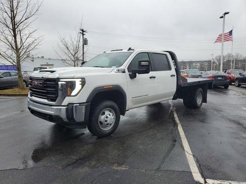 New 2025 GMC Sierra 3500 Pro w/ Convenience Package image 9