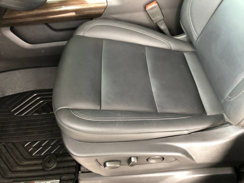 Used 2025 Chevrolet Silverado 1500 LT Trail Boss w/ Convenience Package II AWD/4WD image 19