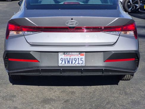Used 2025 Hyundai Elantra SE image 6