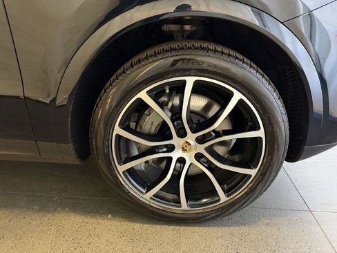 Used 2022 Porsche Cayenne S AWD/4WD image 13