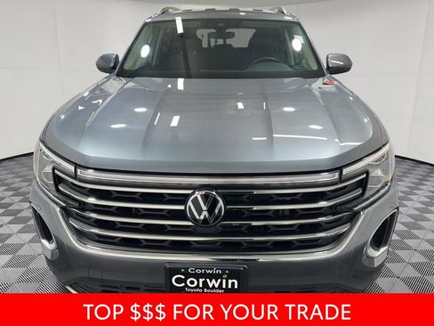 Used 2025 Volkswagen Atlas SE AWD/4WD image 2