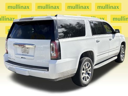 Used 2020 GMC Yukon XL Denali image 4