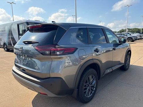 Used 2023 Nissan Rogue S AWD/4WD image 3