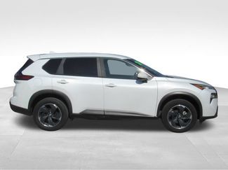 Used 2024 Nissan Rogue SV AWD/4WD video 4