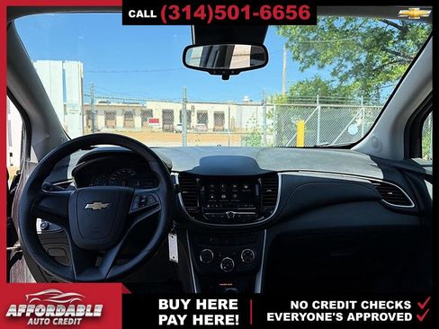 Used 2019 Chevrolet Trax LS FWD image 12