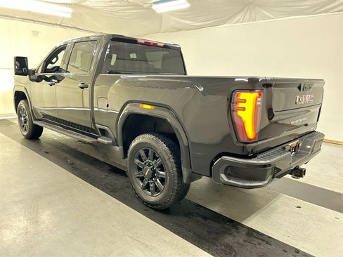 Used 2024 GMC Sierra 2500 AT4 w/ Snow Plow Prep/Camper Package image 7