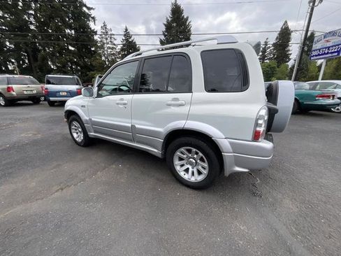 Used 2004 Suzuki Grand Vitara LX AWD/4WD image 6