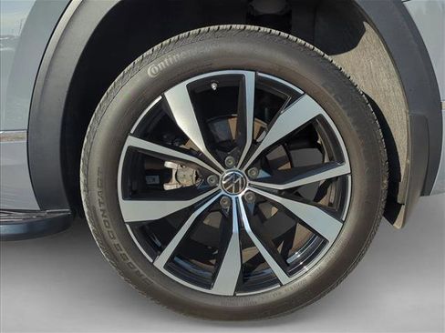 Used 2025 Volkswagen Atlas SEL Premium R-Line AWD/4WD image 6