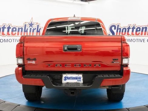 Used 2023 Toyota Tacoma SR5 w/ Technology Package image 7