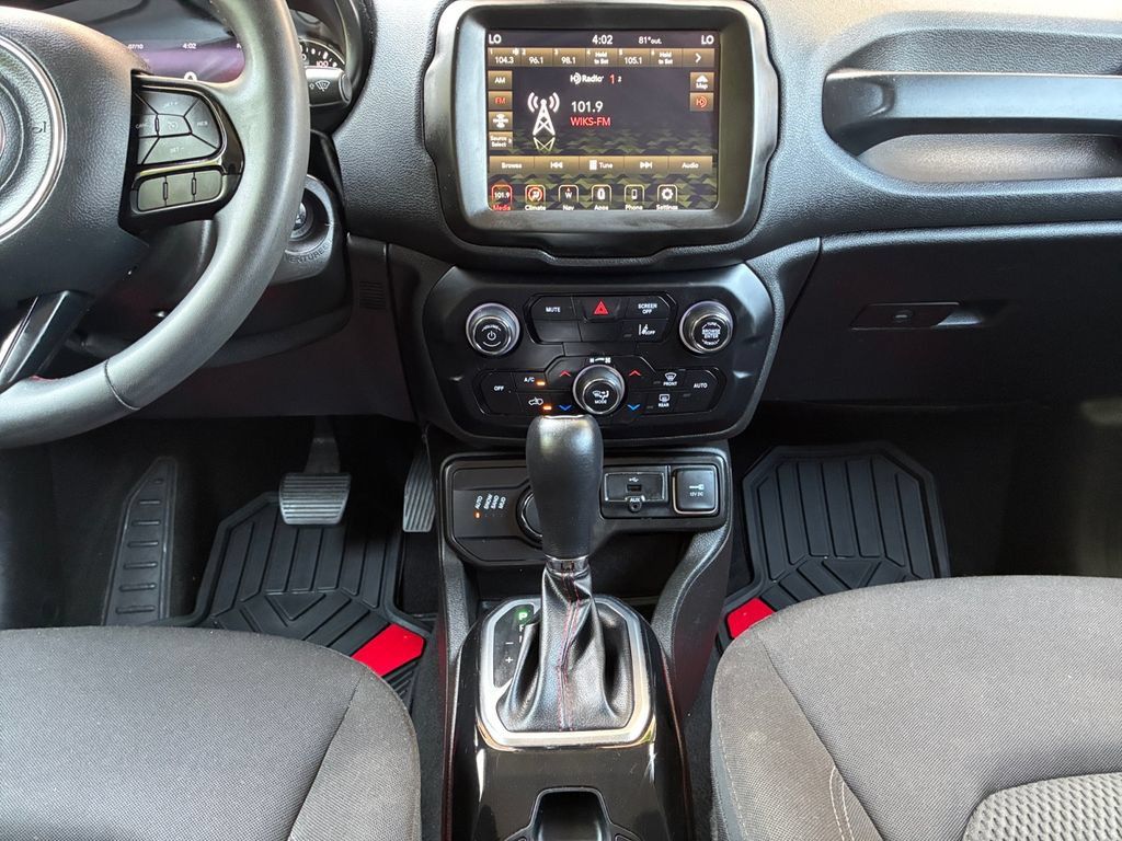 Used 2022 Jeep Renegade Latitude AWD/4WD image 11