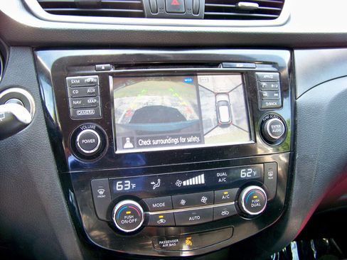 Used 2014 Nissan Rogue SV w/ SV Premium Package image 12