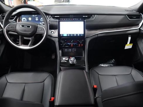 New 2025 Jeep Grand Cherokee L Limited image 22