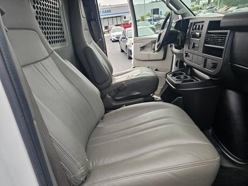 Used 2020 Chevrolet Express 3500 RWD image 14