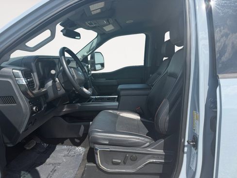 Used 2024 Ford F250 Lariat w/ Lariat Ultimate Package AWD/4WD image 9