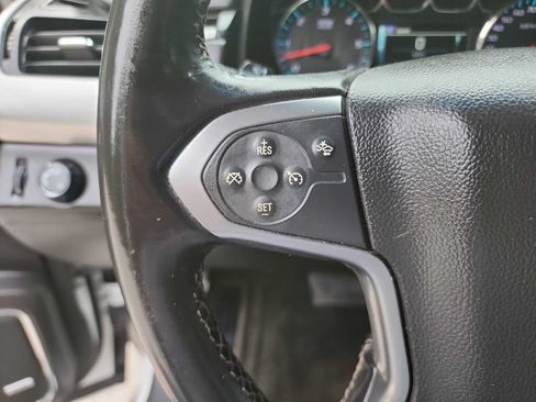 Used 2015 Chevrolet Suburban LT RWD image 17