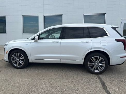 Used 2022 Cadillac XT6 Premium Luxury AWD/4WD image 7