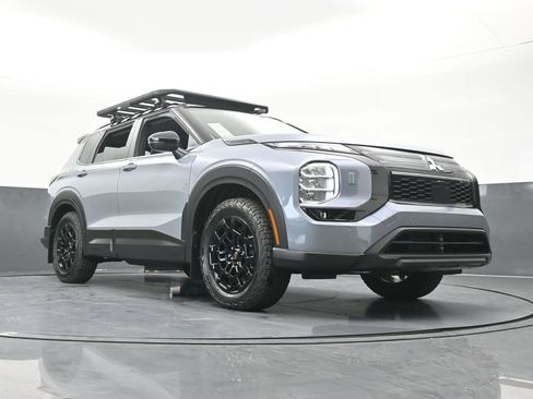 New 2025 Mitsubishi Outlander image 75