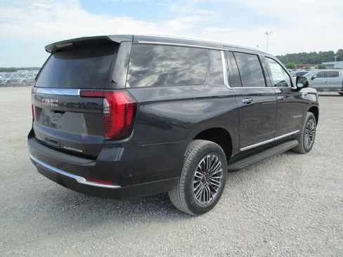 New 2026 GMC Yukon XL Elevation w/ Elevation Premium Package AWD/4WD image 4