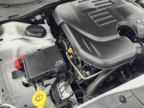 Used 2017 Dodge Charger SXT w/ AWD Plus Group image 19