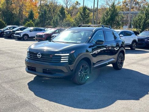 New 2026 Nissan Kicks SR w/ Illumination Package FWD image 3