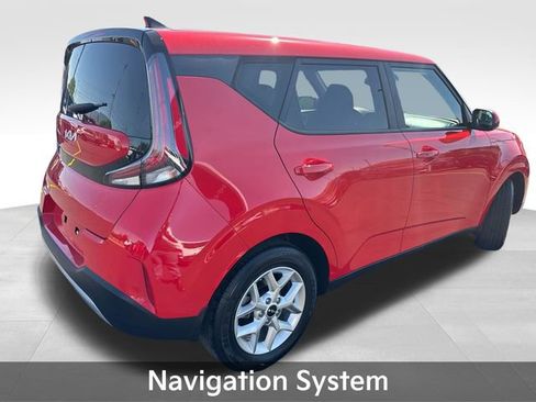 Used 2024 Kia Soul S FWD image 8