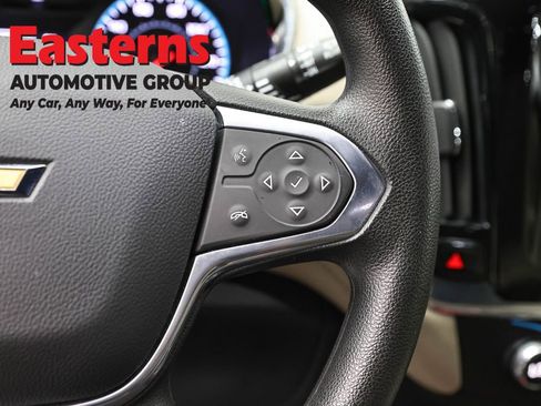 Used 2022 Chevrolet Traverse LS AWD/4WD image 15