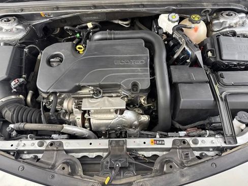 Used 2023 Chevrolet Malibu LT FWD image 17