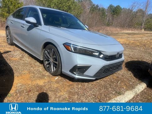 Used 2022 Honda Civic Touring image 7