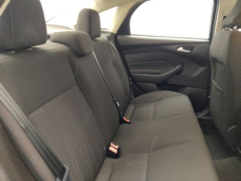 Used 2016 Ford Focus SE FWD image 19