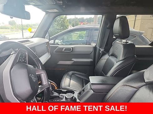 Used 2022 Ford Bronco Badlands w/ Sasquatch Package AWD/4WD image 2