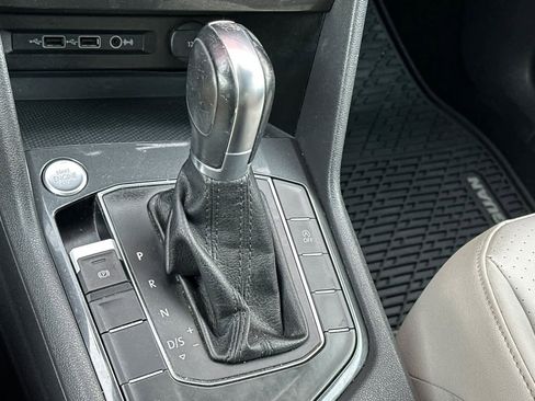 Used 2018 Volkswagen Tiguan SE image 24