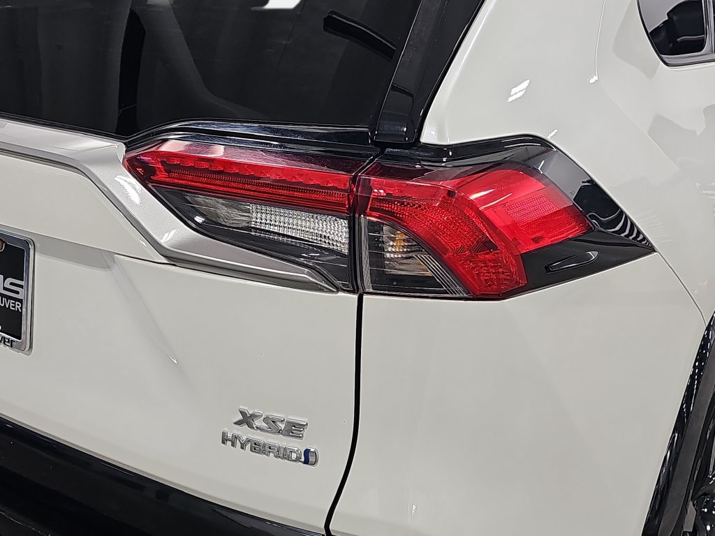 Used 2021 Toyota RAV4 XSE AWD/4WD image 35