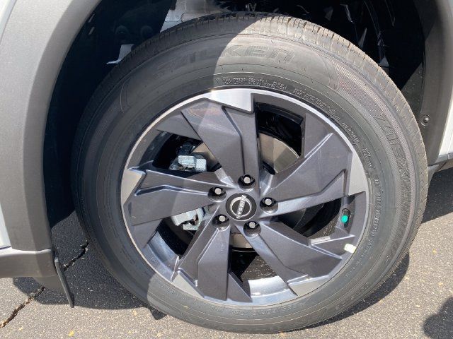 New 2026 Nissan Rogue SV FWD image 10