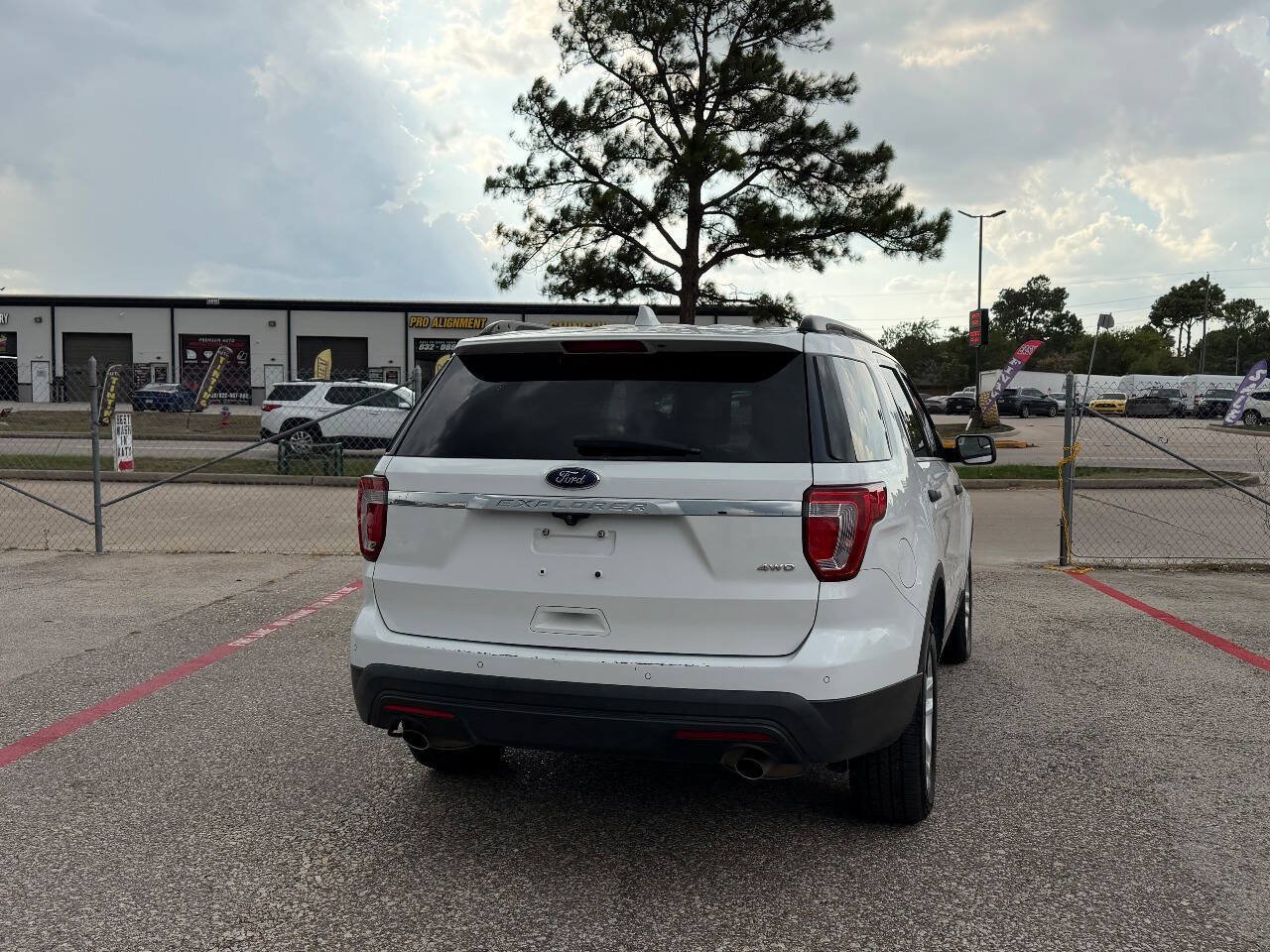 Used 2017 Ford Explorer 4WD image 18