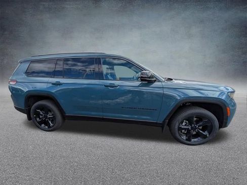 New 2026 Jeep Grand Cherokee L Limited AWD/4WD image 3
